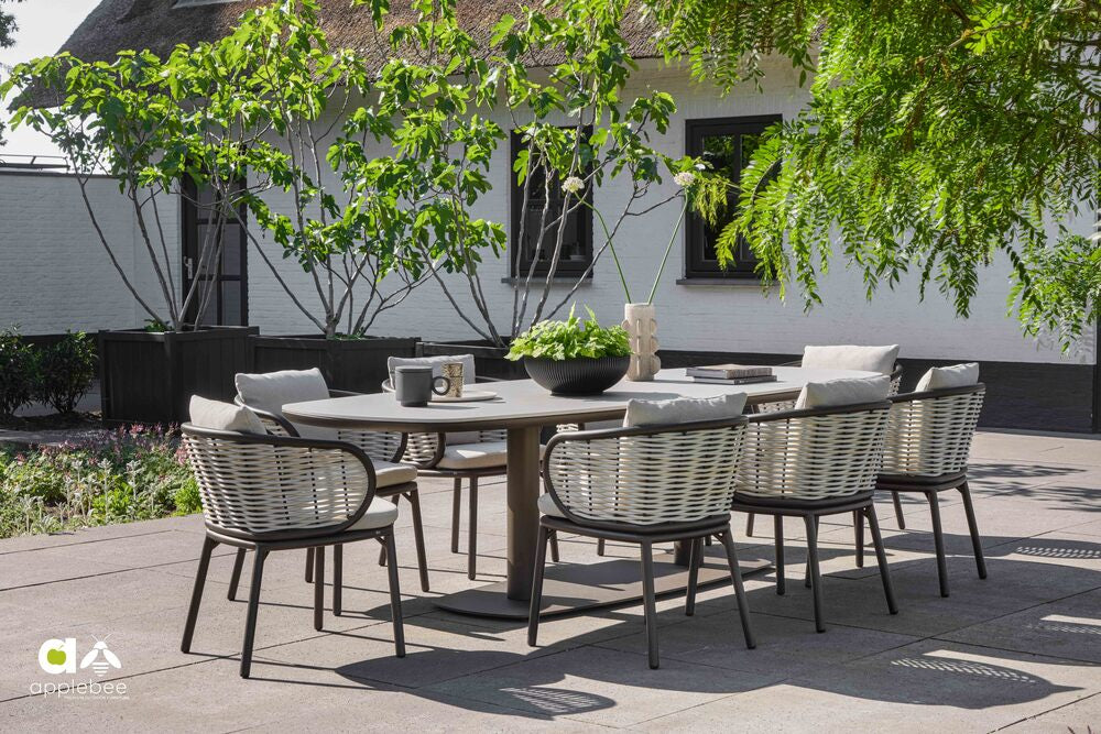 apple bee pine key bronze + tuintafel melville bronze