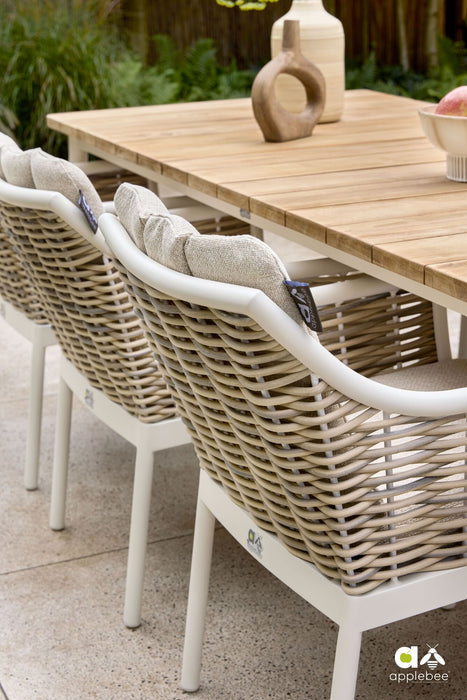 Tuinset Milou rechthoekige tuintafel teak aluminium oyster en tuinstoelen wicker aluminium oyster