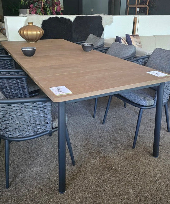 Applebee Milou black tuintafel 240 cm showmodel aanbieding