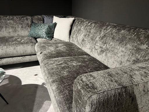 Hoek-bank-elementen-Savana-Anker-L253xB253xD88cm-zitmeubel-zilver-grijs-velvet-velours-vastekussens-pootjes-zwart-sale-uitverkoop-Bilthoven-showmodel