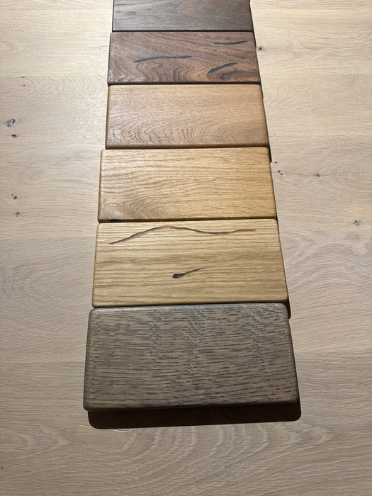 Eiken houten eettafel verjongd schuine houten poot