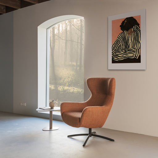 Layla oranje fauteuil de Ploeg Meru 91 onderstel anodic brown modern retro fauteuil
