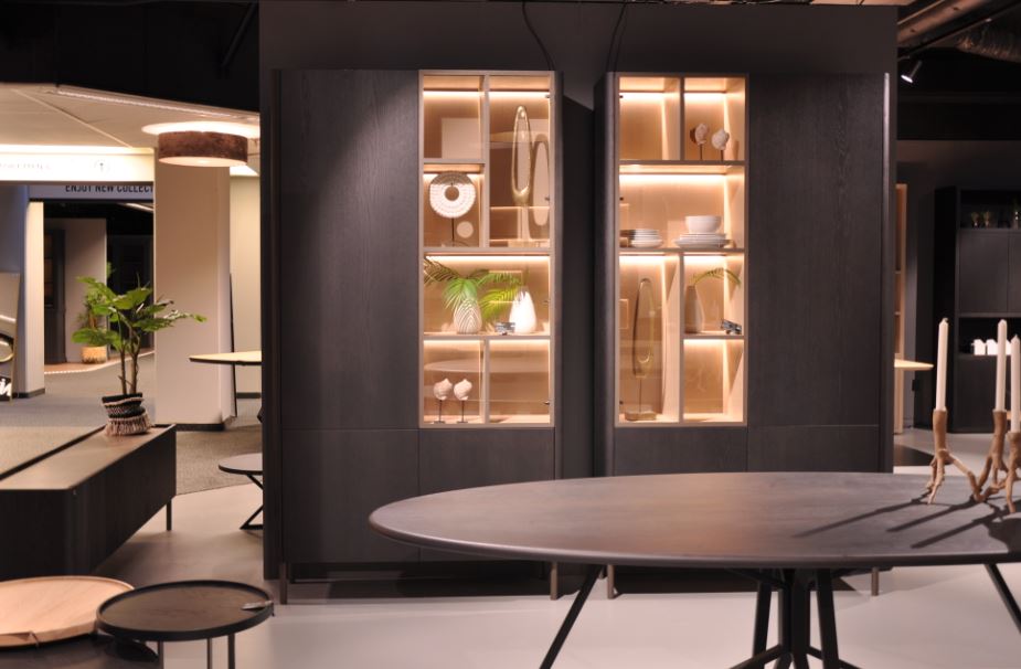 milano kast  merk vermeer vd Pol meubelen  Bilthoven