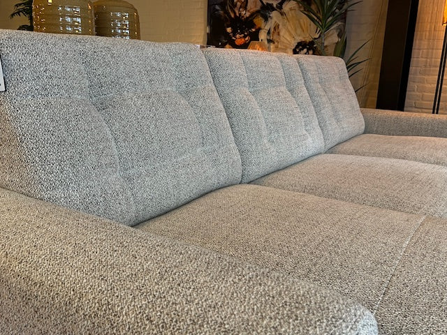 Gecapitonneerde retro hoekbank ‘Nienke’ met modulaire elementen.