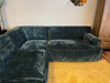 Plantani-blauw-ribstof-zitzak-hoekbank-plofbank-loungebank-vlinderstiksel-uitverkoop-sale-utrecht-318x253cm-easysofa