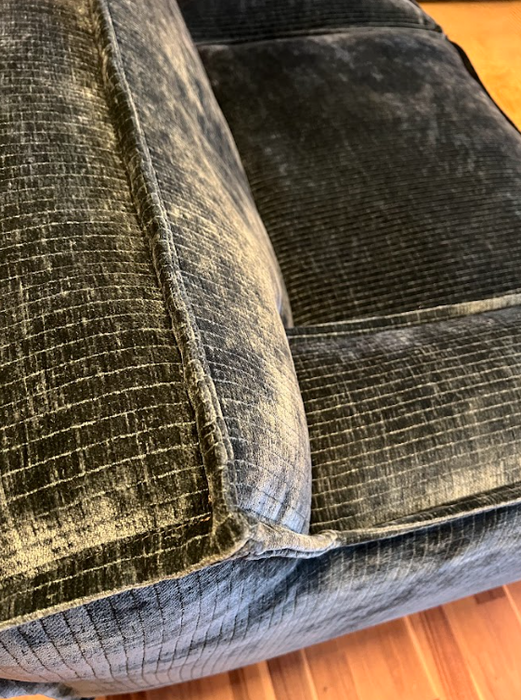 Plantani-blauw-ribstof-zitzak-hoekbank-plofbank-loungebank-vlinderstiksel-uitverkoop-sale-utrecht-318x253cm-easysofa