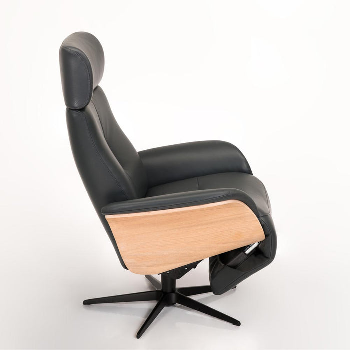 Design relaxfauteuil met voetenbank Hjord Knudsen 7600