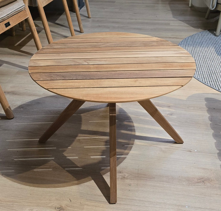 Rio coffee table teak 60 cm gescova te zien in showroom nederland