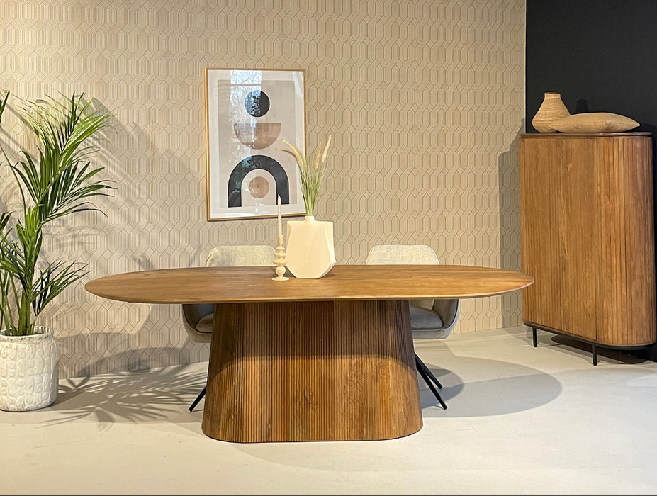 Salvator eettafel 200 cm sfeerbeeld, naturel mango hout met midden poot