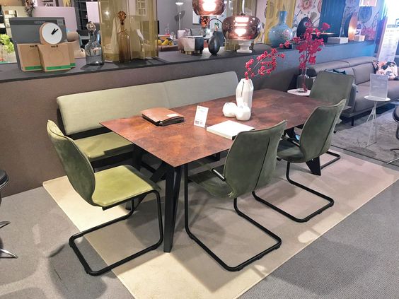 Solution eetbank Luna stoelen  brees new world