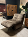 Take-it-easy-relaxfauteuil-label51-uitverkoop-sale-utrecht-taupe-modern-comfy-organisch-grijs-velvet