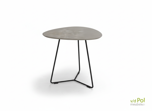 aluminium grijs betonlook bijzettafel bree's new world