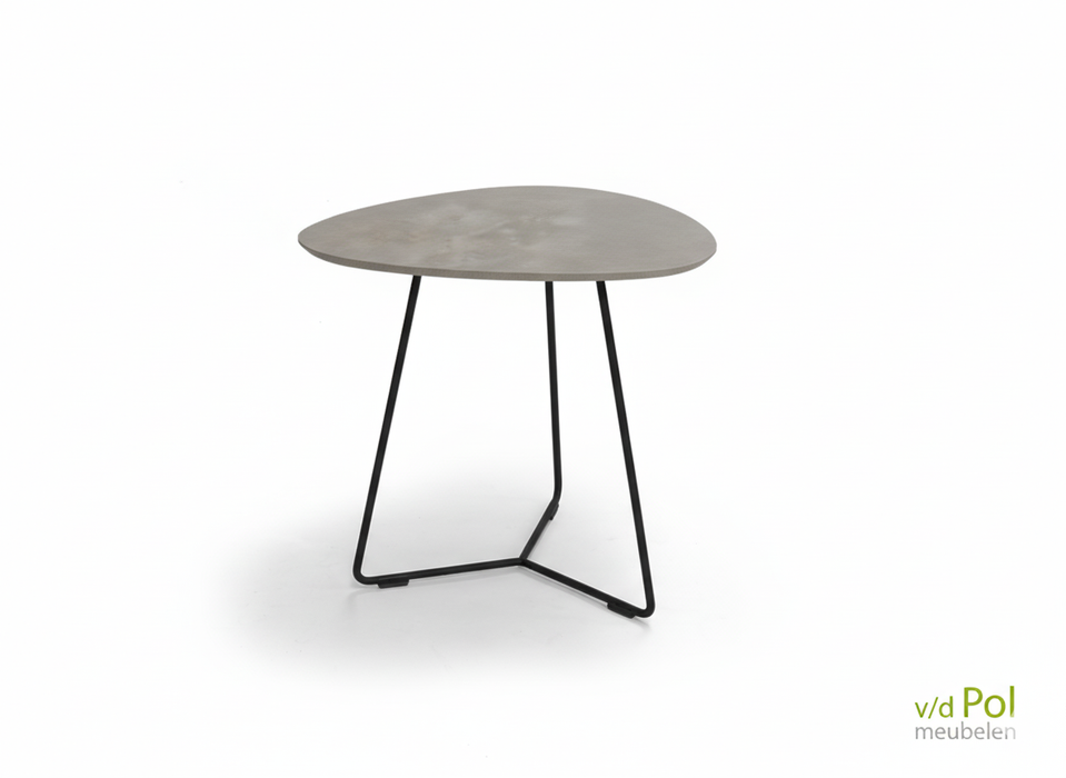 aluminium grijs betonlook bijzettafel bree's new world