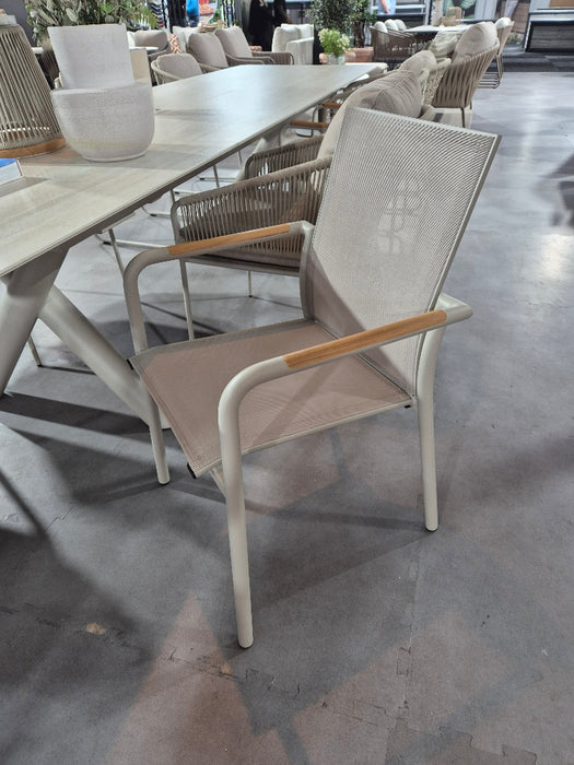 baiona tuinstoel salix yoi in showroom