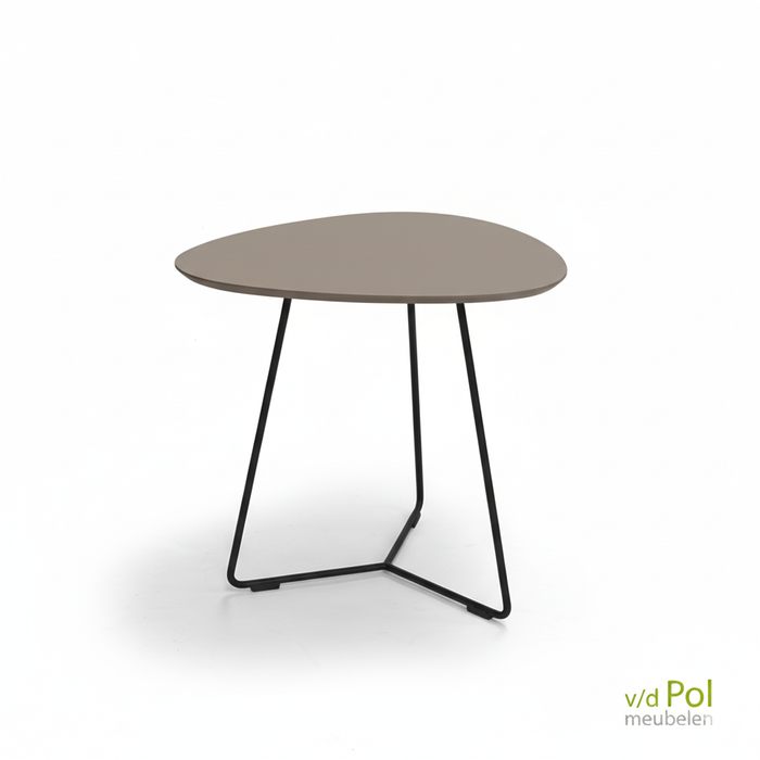 bree-s_new_world_twinny_beige_bijzettafel