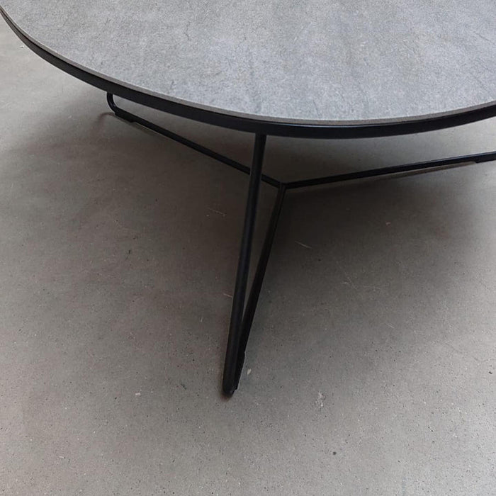 twinny-keramiek-salontafels-basalt-grey-black-brees-new-world
