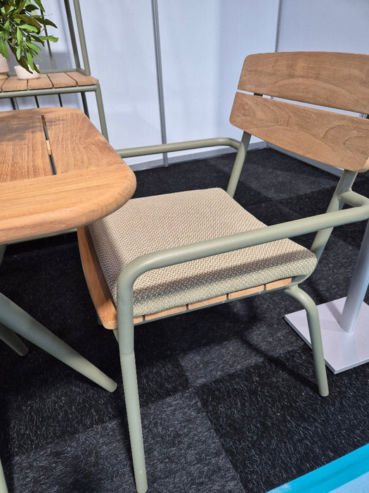 camgoli tuinstoel yoi showroom