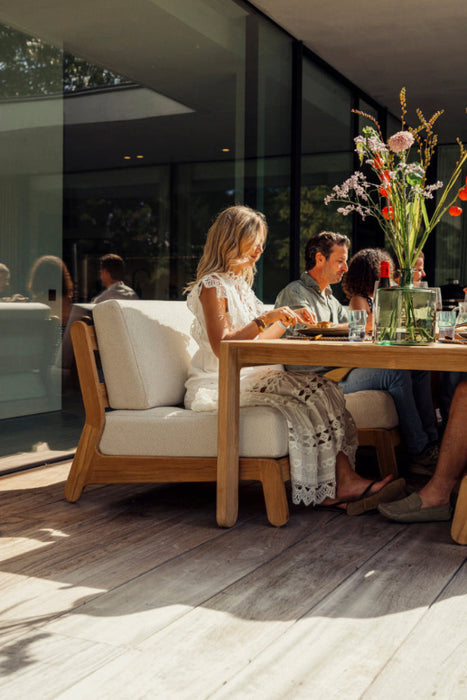 comfortabele low dining stoel teakhout waterbestendig Grace van Gescova