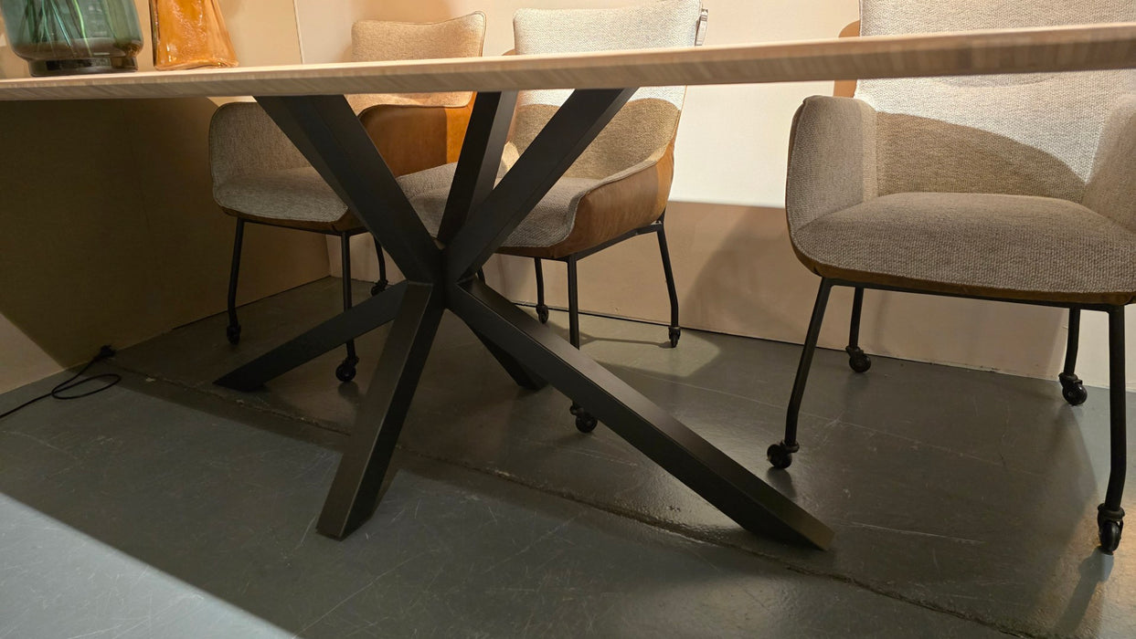 deen ovale eiken eettafel outlet