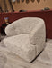 draaibare ronde stoel milo te zien in showroom