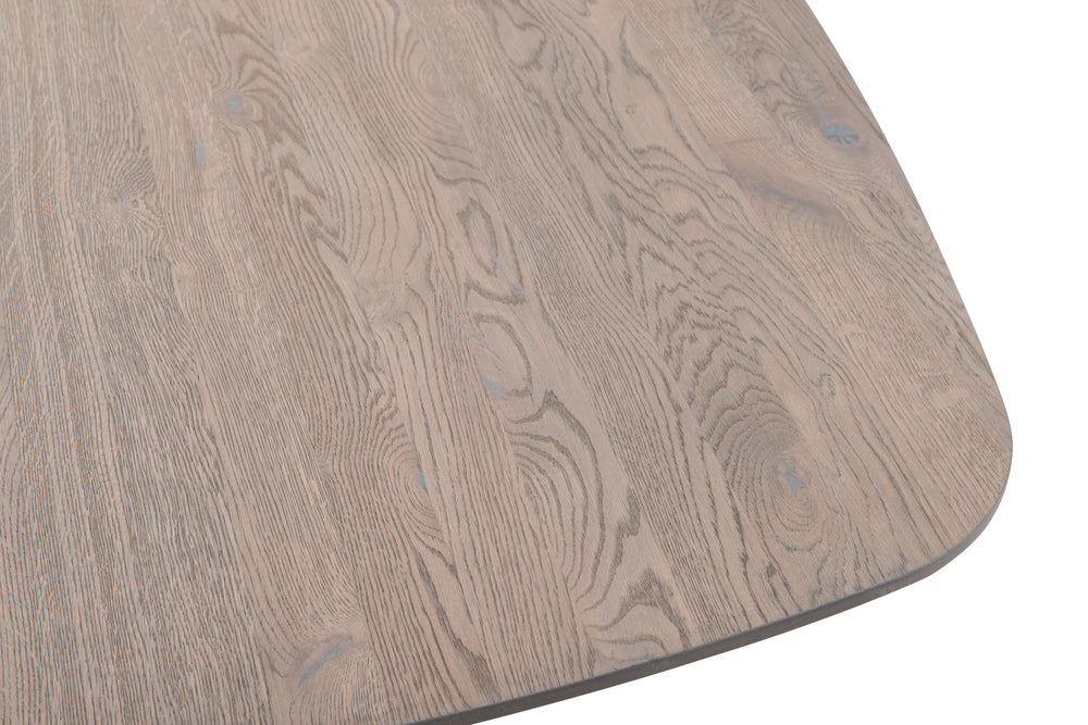 eiken eettafel in showroom bilthoven