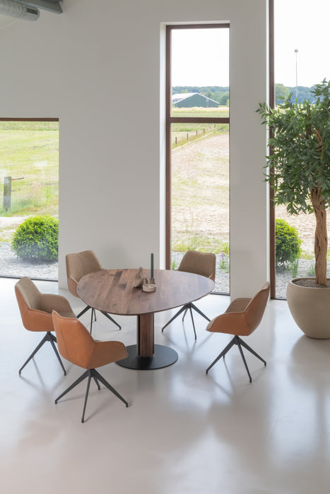 grote organische massief hout eettafel steely Bree's New World 