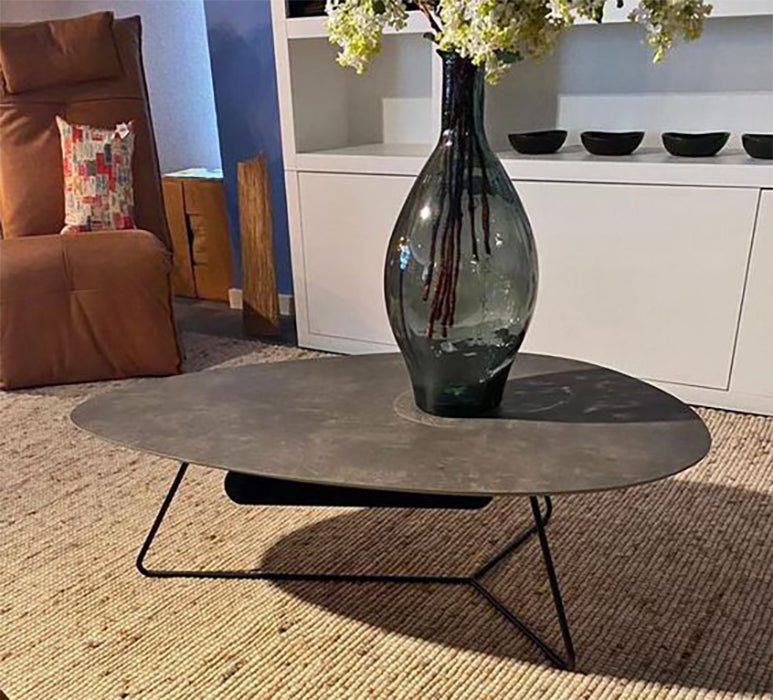 grote_salontafel_driehoek_Twinny_XL_agaatgrijs_HPL_Plastica