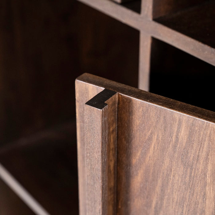 jimmy cabinet eleonora details