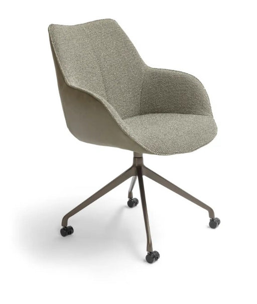 Kick kuipstoel Velvet Grijs - Zwart frame - Lok Living Kick kuipstoel Velvet Grijs - Zwart frame - Lok Living