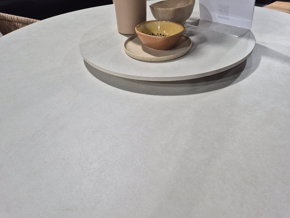 melville tafel oyster apple bee te zien in showroom