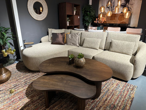 organische loungebank mostera showroom