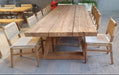 robuuste grote teak tafel victoria van gescova in showroom
