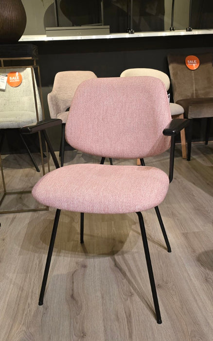 roze stoel lynn van eleonora showmodel