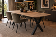 tafel met kruispoot in massief eiken mira