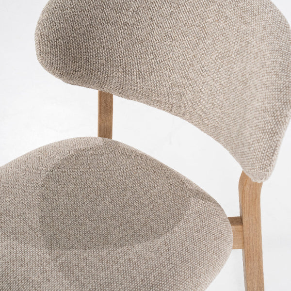taupe eetstoel met houten poten mikky