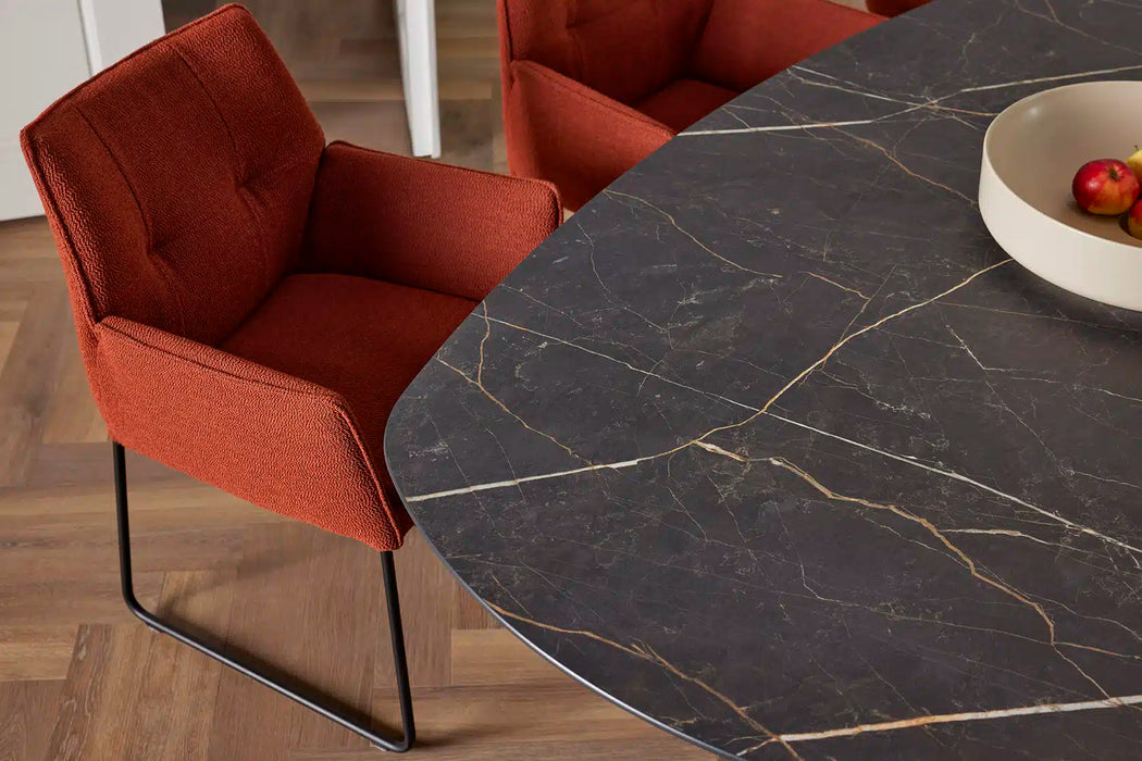 Deensovale eettafel Thor - Bree's New World