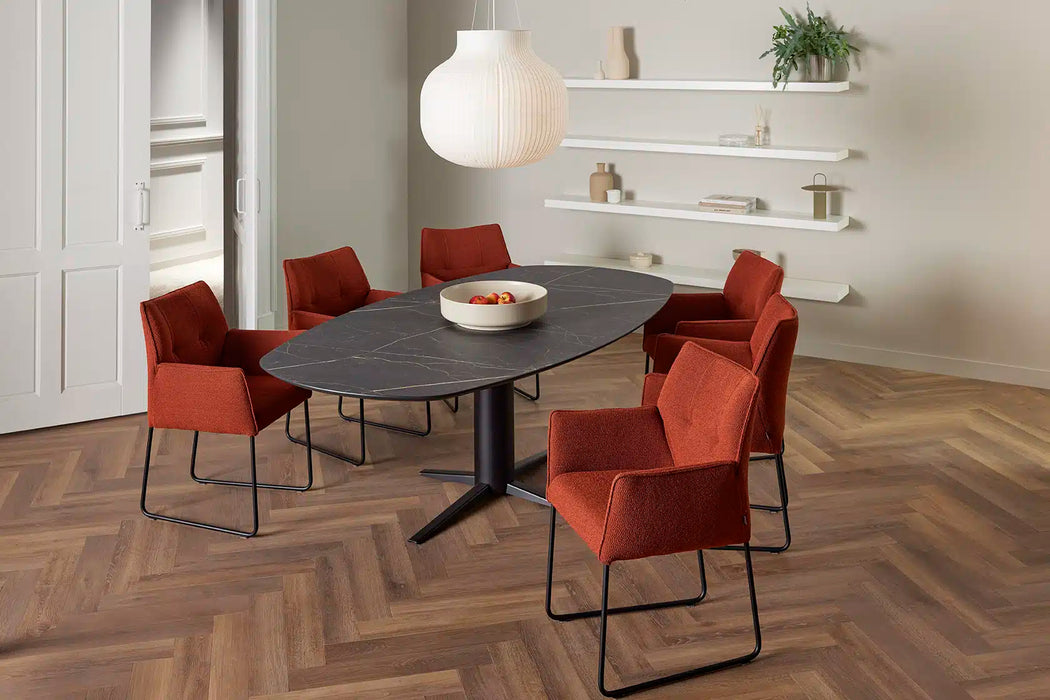 Deensovale eettafel Thor - Bree's New World