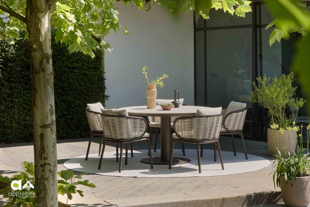 tuinset pine key bronze apple bee