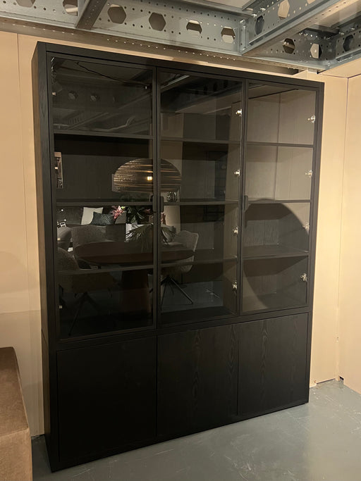 zwart-vitrine-buffet-opberg-kast-glas-eiken-Utrecht-Bilthoven-modern-strak-showmodel-sale-uitverkoop

