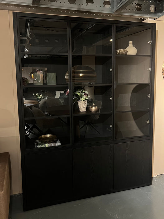zwart-vitrine-buffet-opberg-kast-H230xB180xD40cm-glas-eiken-Utrecht-Bilthoven-uitverkoop-modern-strak-showmodel-sale