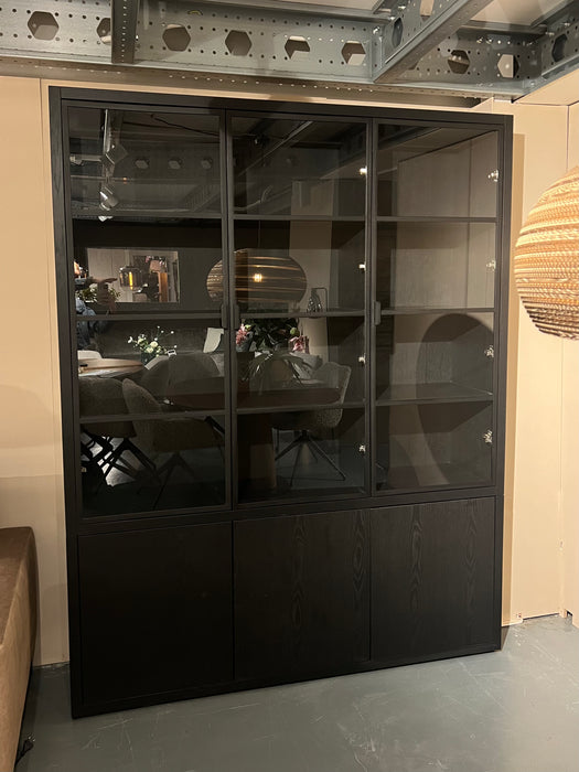 zwart-vitrine-buffet-opberg-kast-glas-uitverkoop-eiken-Utrecht-Bilthoven-modern-strak-showmodel-sale